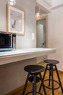 Elegance in Vouliagmeni