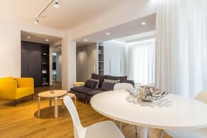 Elegance in Vouliagmeni