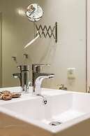 Elegance in Vouliagmeni