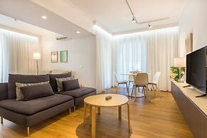 Elegance in Vouliagmeni