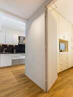 Elegance in Vouliagmeni