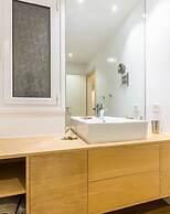 Elegance in Vouliagmeni