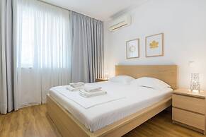 Elegance in Vouliagmeni