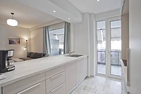 Belle Helene in Alimos