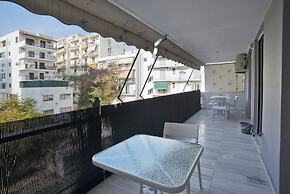 Belle Helene in Alimos