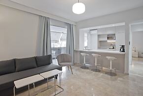 Belle Helene in Alimos