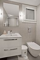 Belle Helene in Alimos