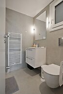 Belle Helene in Alimos