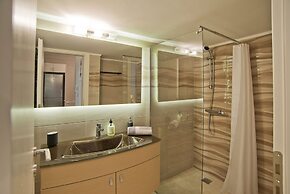 Jasmine in Athens With 1 Bedrooms and 1 Bathrooms