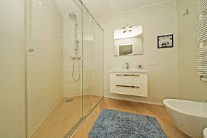 Bristol Exclusive 2-5 by Wonderful Italy