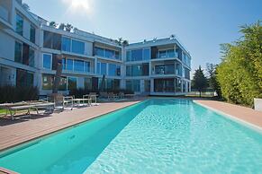 Bristol Exclusive 2-5 by Wonderful Italy