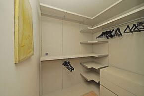 Bristol Exclusive 2-5 by Wonderful Italy