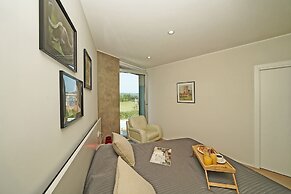 Bristol Exclusive 2-5 by Wonderful Italy