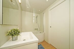 Bristol Exclusive 2-5 by Wonderful Italy