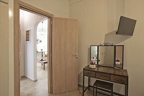 Ellie s Home in Moschato
