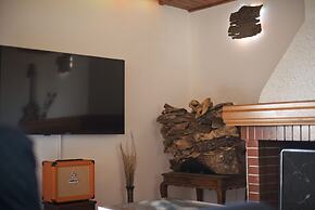 Apos Place in Pefki With 1 Bedrooms and 1 Bathrooms