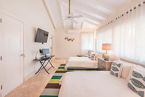 Villa w Jacuzzi Maid at Casa de Campo A8