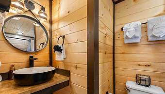 Hidden Gem Masterpiece By Ghosal Luxury Lodging