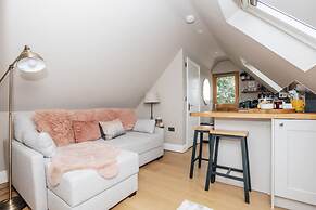 Hygge Lodge - From 110 Per Night