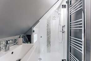 Hygge Lodge - From 110 Per Night