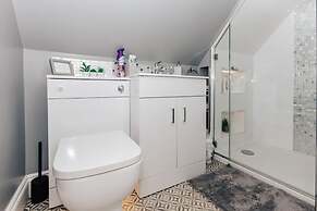 Hygge Lodge - From 110 Per Night