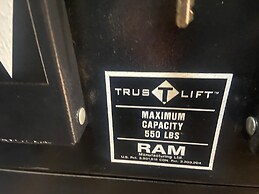 Hot tub bar and Pool Table Near Dear Park Manor