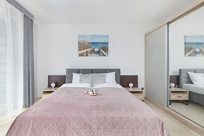 Avangard Świnoujście by Renters