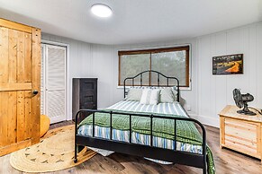 Peaceful Concord Cabin Near Parks & Hiking!