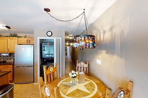 Ww I303 Guadalupe Paradise! 3 Bedroom Condo by RedAwning