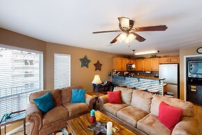 Ww I303 Guadalupe Paradise! 3 Bedroom Condo by RedAwning