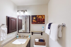 Ww I303 Guadalupe Paradise! 3 Bedroom Condo by RedAwning