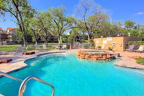 Ww I303 Guadalupe Paradise! 3 Bedroom Condo by RedAwning