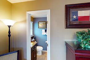 Ww I303 Guadalupe Paradise! 3 Bedroom Condo by RedAwning