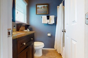 Ww I303 Guadalupe Paradise! 3 Bedroom Condo by RedAwning