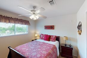 Ww I303 Guadalupe Paradise! 3 Bedroom Condo by RedAwning