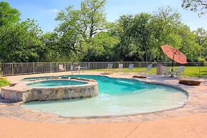 Ww I303 Guadalupe Paradise! 3 Bedroom Condo by RedAwning