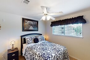 Ww I303 Guadalupe Paradise! 3 Bedroom Condo by RedAwning