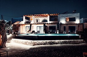 MvibesMykonos homes and studios