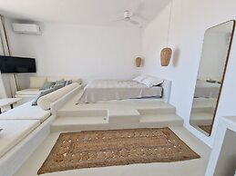 MvibesMykonos homes and studios