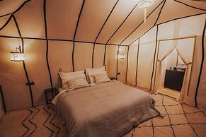 Merzouga Luxury Camp