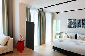 URBANAUTS STUDIOS Sylvette