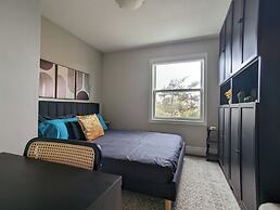 Mississauga Manor - Meadowvale