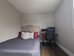 Mississauga Manor - Meadowvale