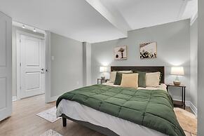 Mississauga Manor - Meadowvale