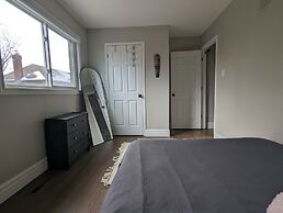 Mississauga Manor - Meadowvale