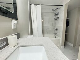 Mississauga Manor - Meadowvale