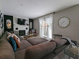 Mississauga Manor - Meadowvale