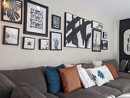 Mississauga Manor - Meadowvale