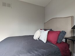 Mississauga Manor - Meadowvale