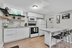 Mississauga Manor - Meadowvale